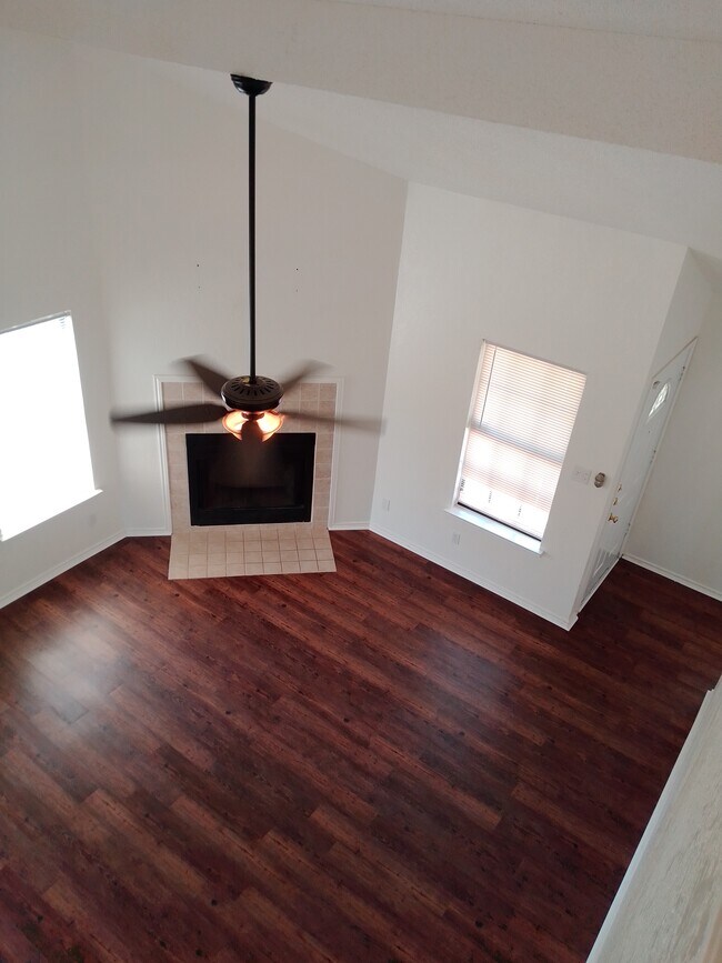 Foto del edificio - 3903 Pickwick Ln