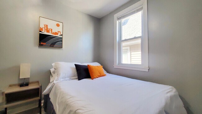 Bedroom 2 - 1827 N Warren Ave
