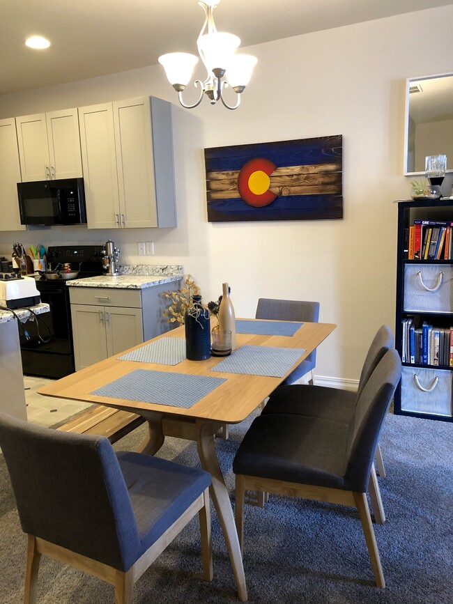 Cocina - 1173 Solitaire St