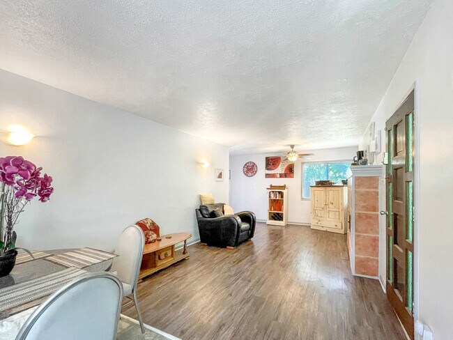 Building Photo - 2266 Cove Ave