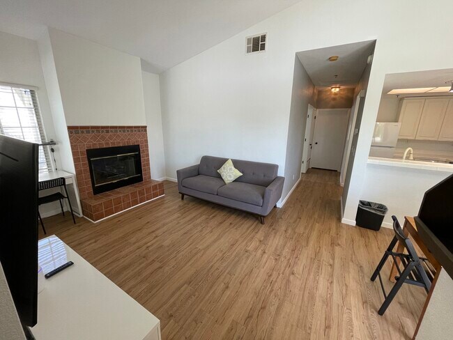 Building Photo - 1470 Thrush Ave