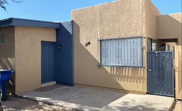 Building Photo - 236 W Melridge St