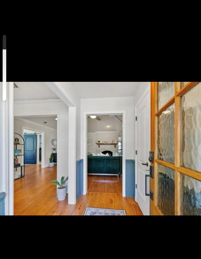 Foto del edificio - 100 N Spring Creek Dr