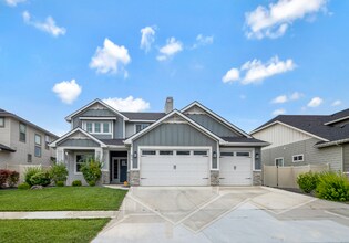 Building Photo - 677 E Andes Dr
