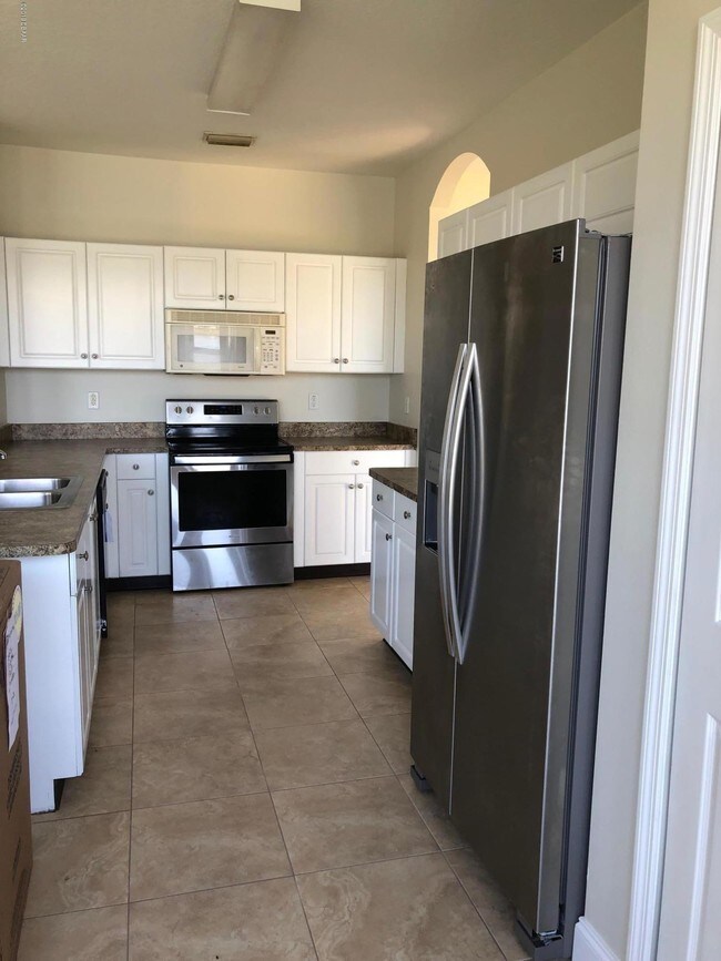 Building Photo - 6813 Amici Ct