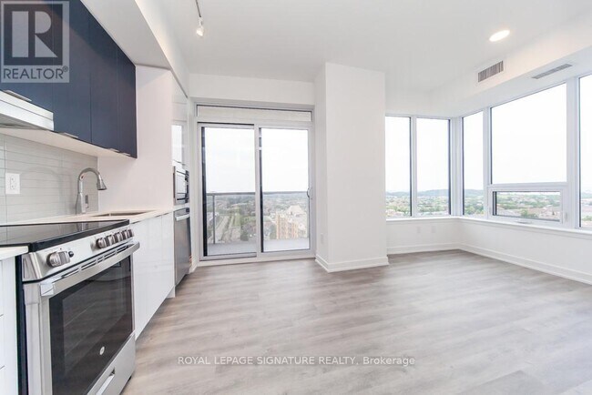 Building Photo - 5105 Hurontario St