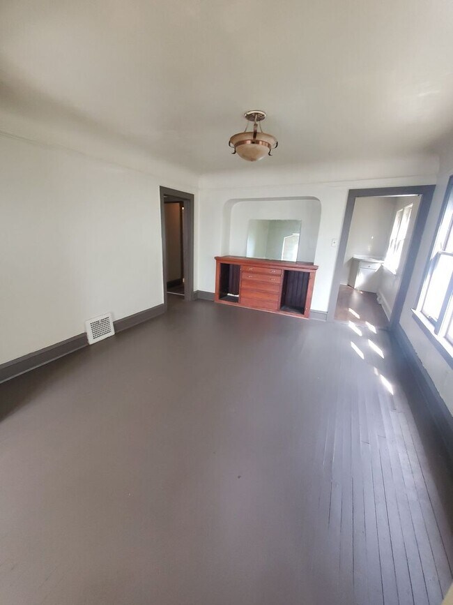 Foto del edificio - 2920-2922 W Melvina St. (Duplex)