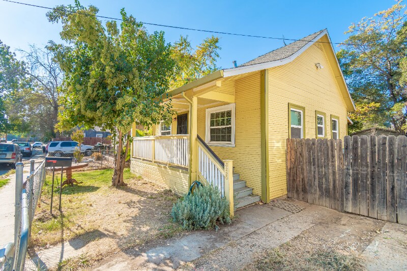 Primary Photo - 3220 San Jose Way