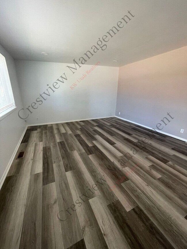 Building Photo - 5695 S 2200 W