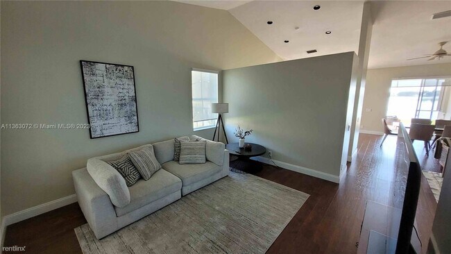 Building Photo - 3 br, 1 bath House - 790 Falling Water Rd