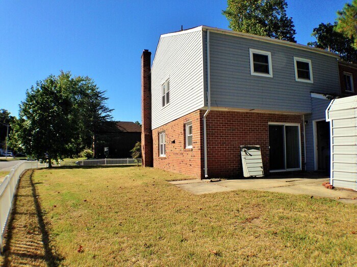 Foto del edificio - SPACIOUS 4 BED/2.5 TOWNHOME IN GREAT NECK!...