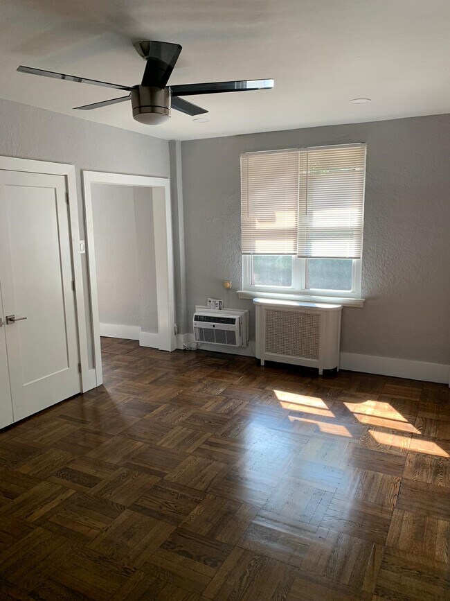 Habitación - 45 E Cliveden St