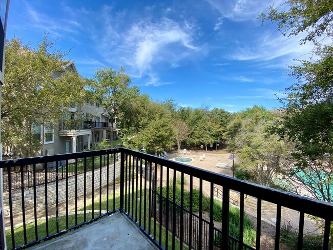 Foto del edificio - Luxury Living in Northwest Austin: Your Dr...