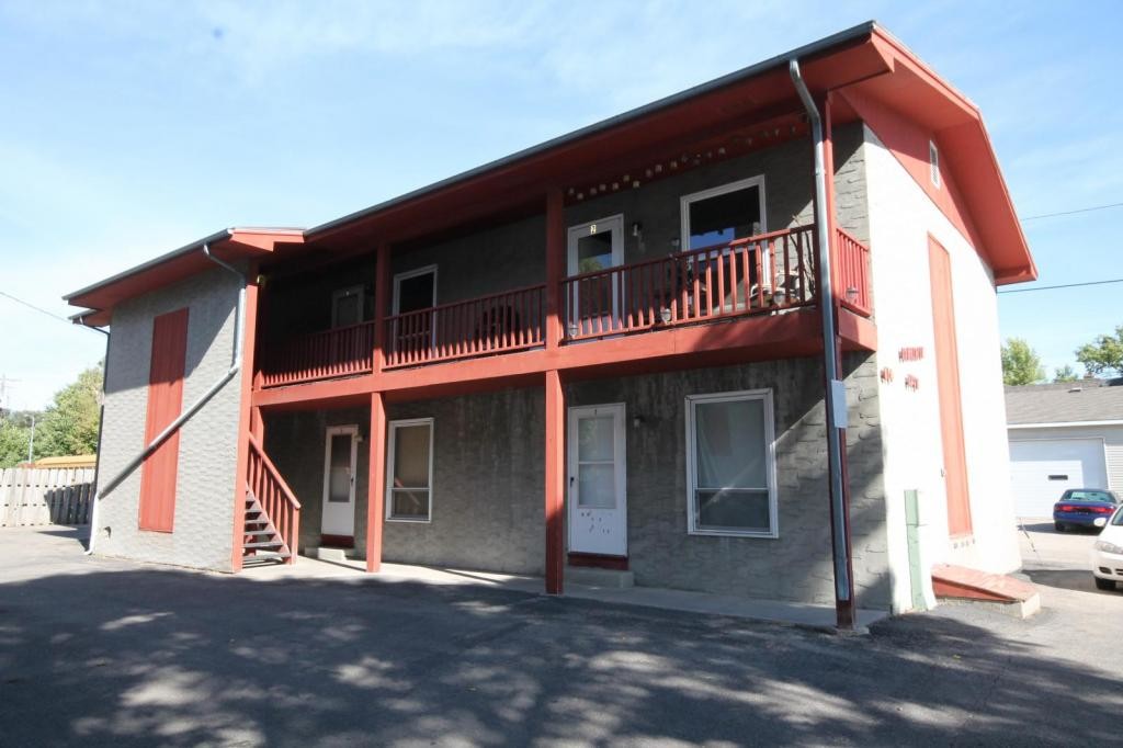 Primary Photo - 614 2nd Ave N