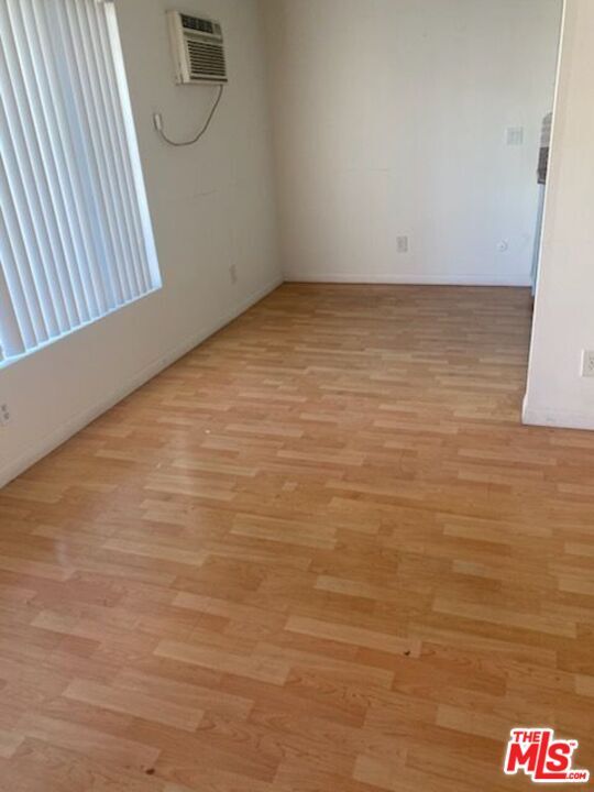 Foto del edificio - 1413 N Kenmore Ave