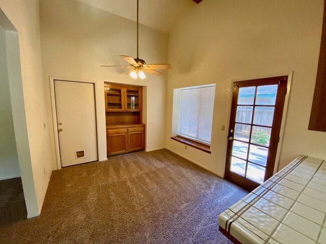 Building Photo - Great Clovis 4 Bedroom Home!