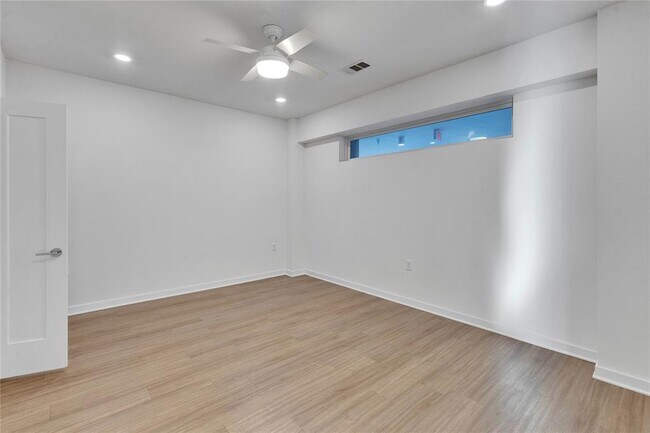 Foto del edificio - 4361 S Congress Ave