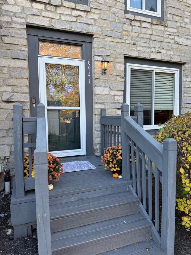 Foto principal - 6941 Dublin Village Dr