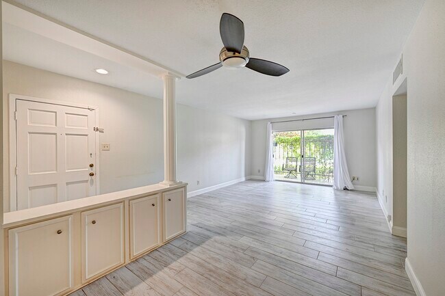 Foto del edificio - 2230 S Piney Point Rd