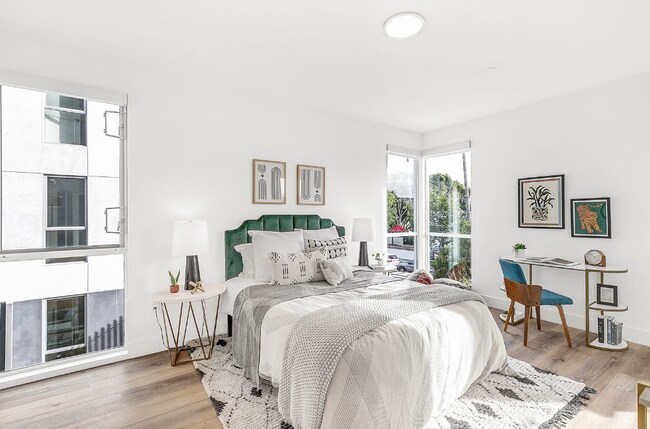 Foto del edificio - 5801 Camerford Ave. Los Angeles, CA 90038