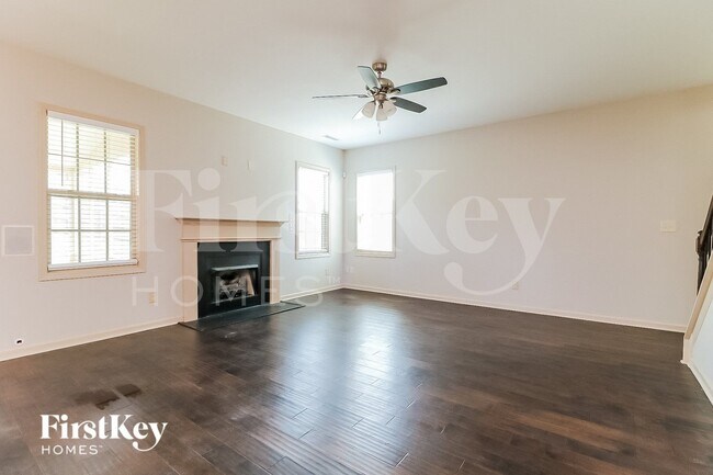 Foto del edificio - 104 Lanier Pl