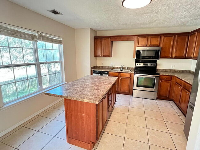 Building Photo - 116 Fox Trace