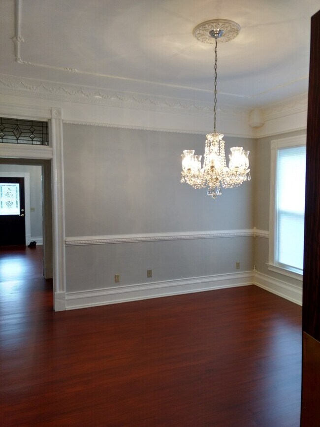 Building Photo - 4521 St Elmo Ave