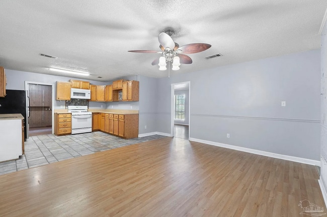 Foto del edificio - Scenic Heights Living at an Affordable Price!