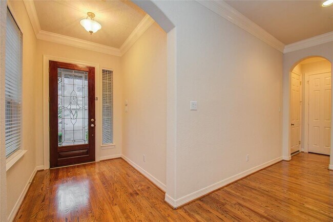 Foto del edificio - 3219 Holly Thicket Dr