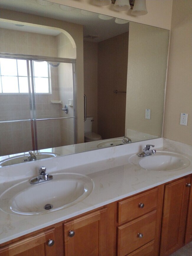 Foto del edificio - Beautiful home in Stonecrest