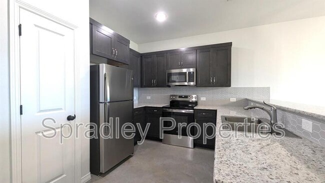 Building Photo - 301A Juniper Dr