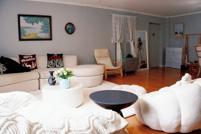 Foto del edificio - 8 Juniper St