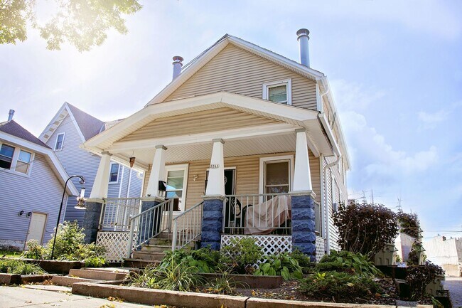 Foto del edificio - 2261-2261A S Mound Street