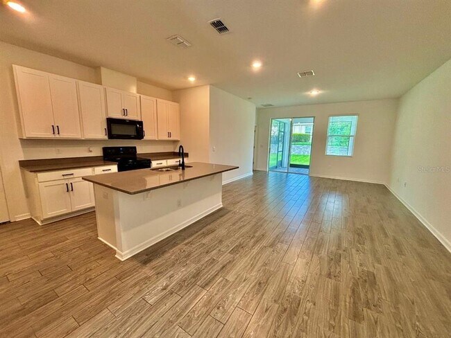 Foto del edificio - 7563 Ashcroft Dr
