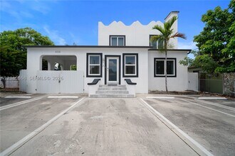 Building Photo - 836 NW 33rd Ave