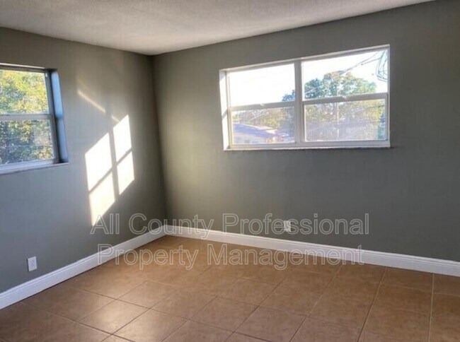 Foto del edificio - 2452 Taylor St