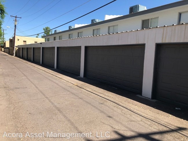 Building Photo - 6542 N 17th Ave
