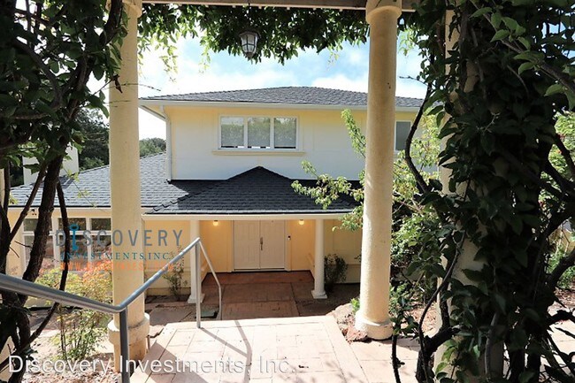 Foto del edificio - 1531 Regency Ct