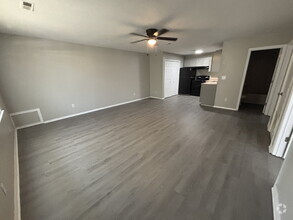 Building Photo - 401 Elm Ave