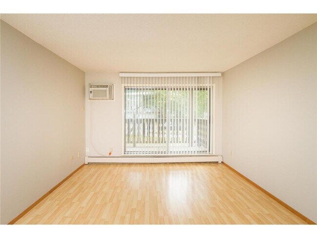 Foto del edificio - 3461 Kent St