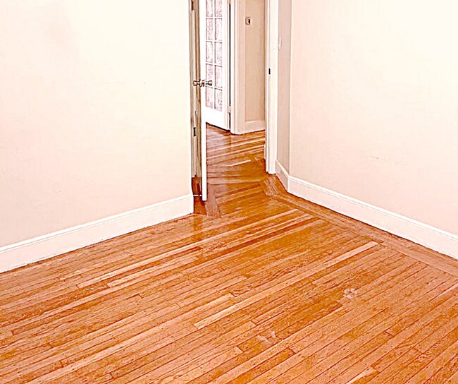 Foto del edificio - 452 Burrows St