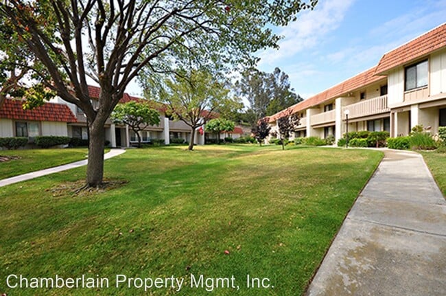 Building Photo - 3 br, 2.5 bath House - 2742 Via Tulipan