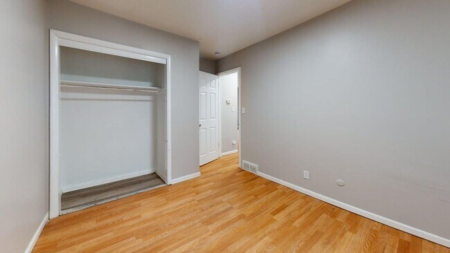 Foto del edificio - 1694 Manchester Rd