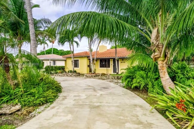 Building Photo - 2639 Monroe St