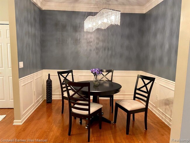 Building Photo - 32919 Brookside Cir