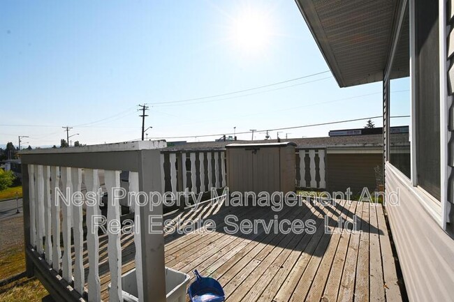 Building Photo - 471 S Lyon St