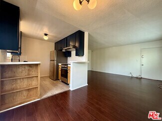 Building Photo - 6350 Willoughby Ave