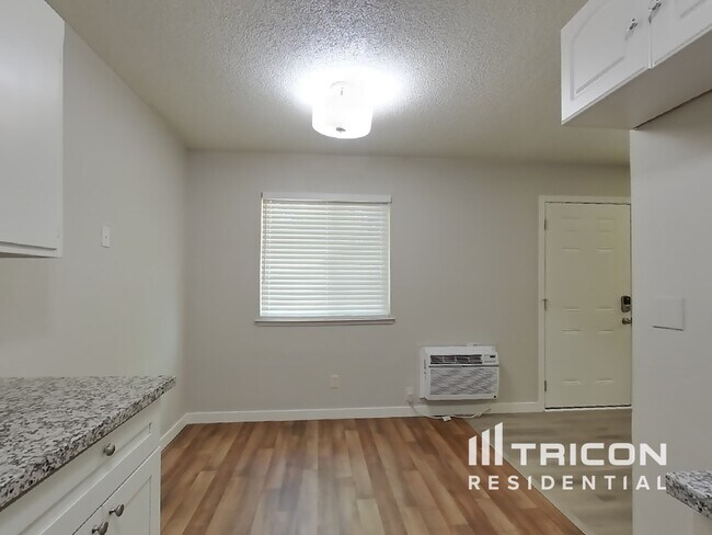 Building Photo - 7238 Oconee Court Unit B Citrus Heights CA