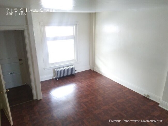 Building Photo - 3 Bedroom 1 Bathroom with Garage in Allentown