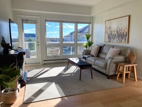 Building Photo - 918 Heritage Vw